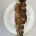 Дъгова пъстърва на скара цяла